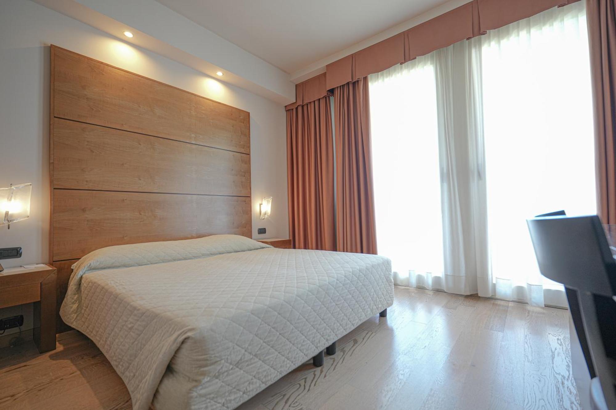 Hotel Europa Reggio nell'Emilia Zewnętrze zdjęcie